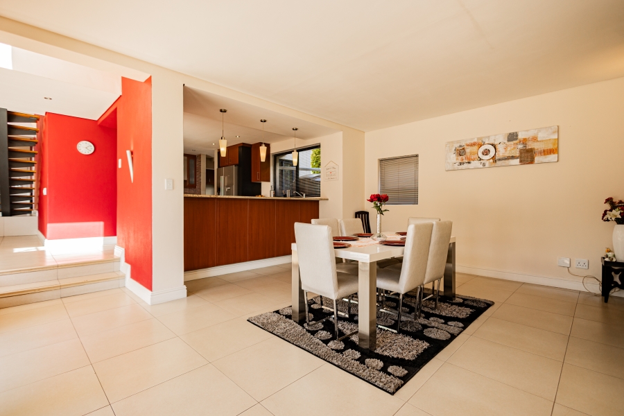 6 Bedroom Property for Sale in Baronetcy Estate Western Cape